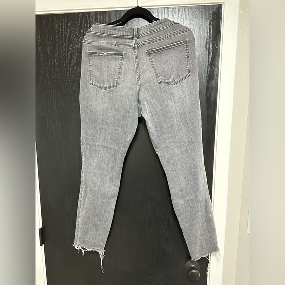 Universal Thread Jeans - Picture 2 of 2